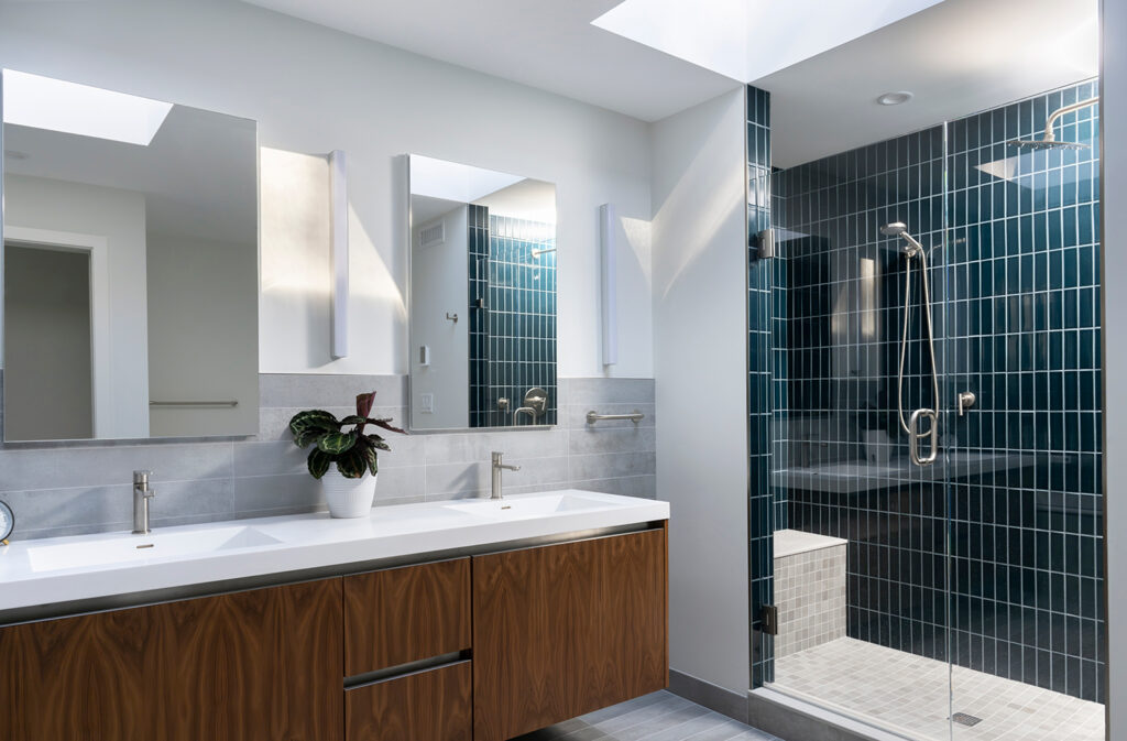 Pondside mid century bathroom